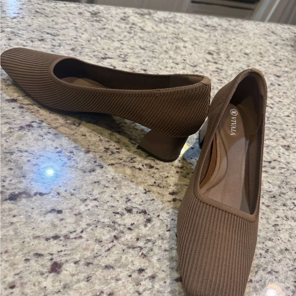 Elegant Brown Square-Toe Flats - Picture 9 of 9